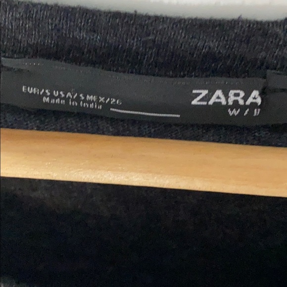 Zara t-shirt with embroidered shoulders size small - Picture 2 of 5